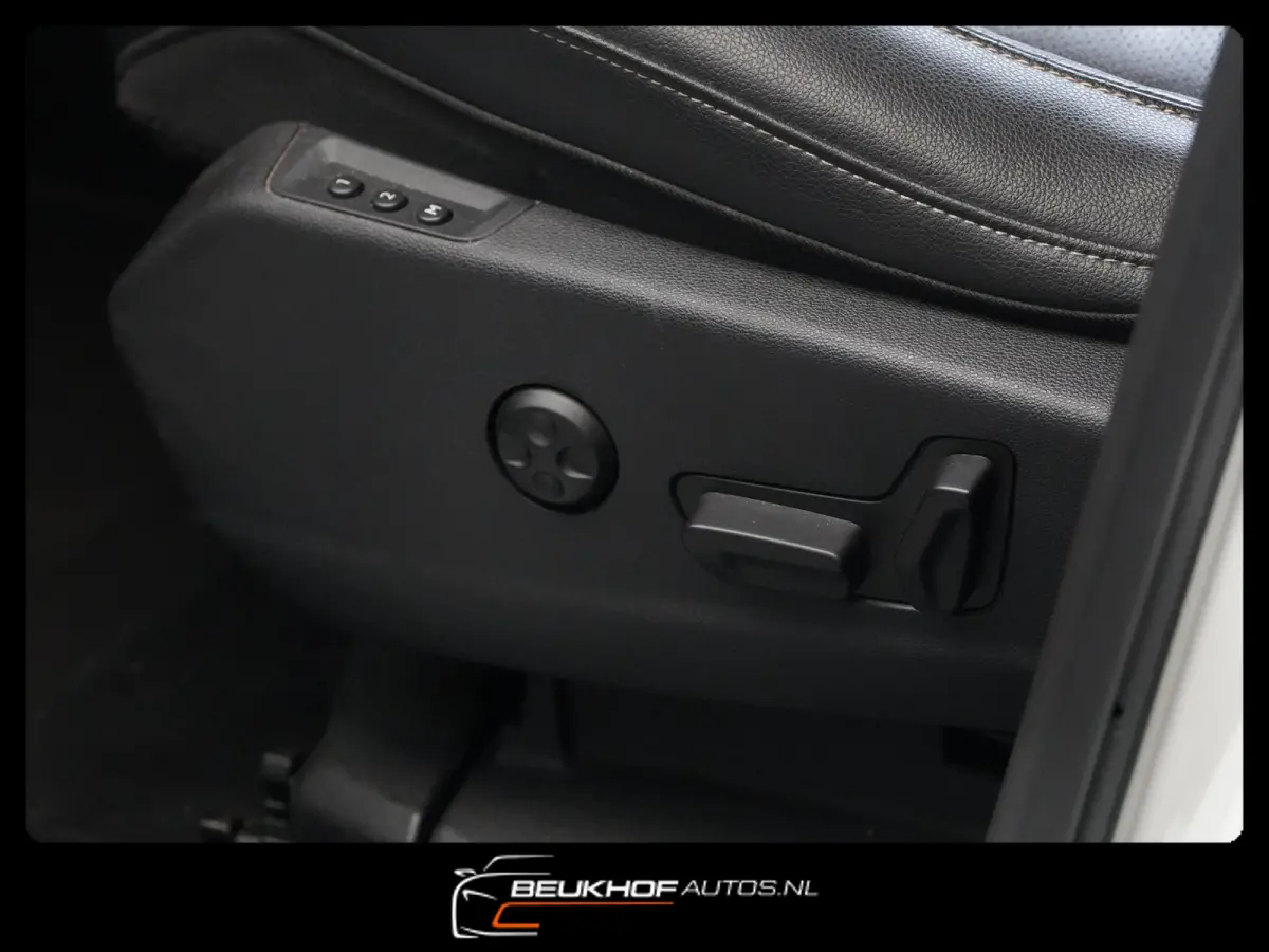 1.2 Turbo Ultimate Leer Trekhaak 360Cam