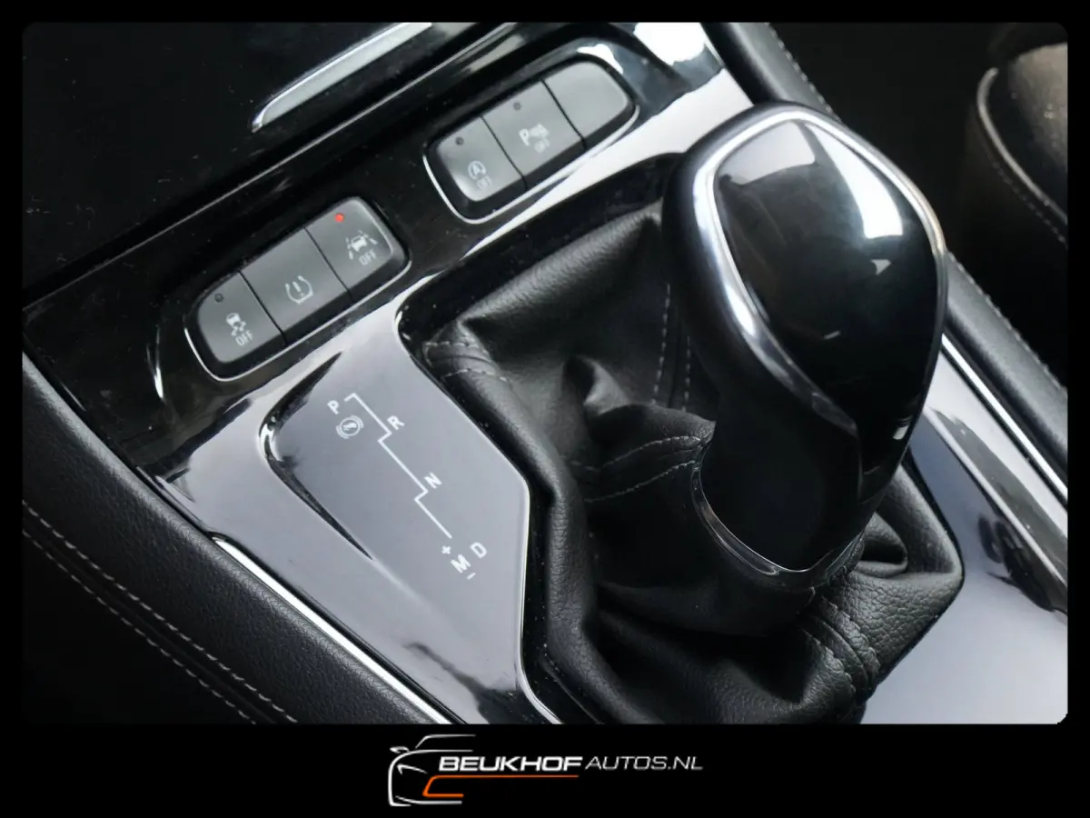 1.2 Turbo Ultimate Leer Trekhaak 360Cam