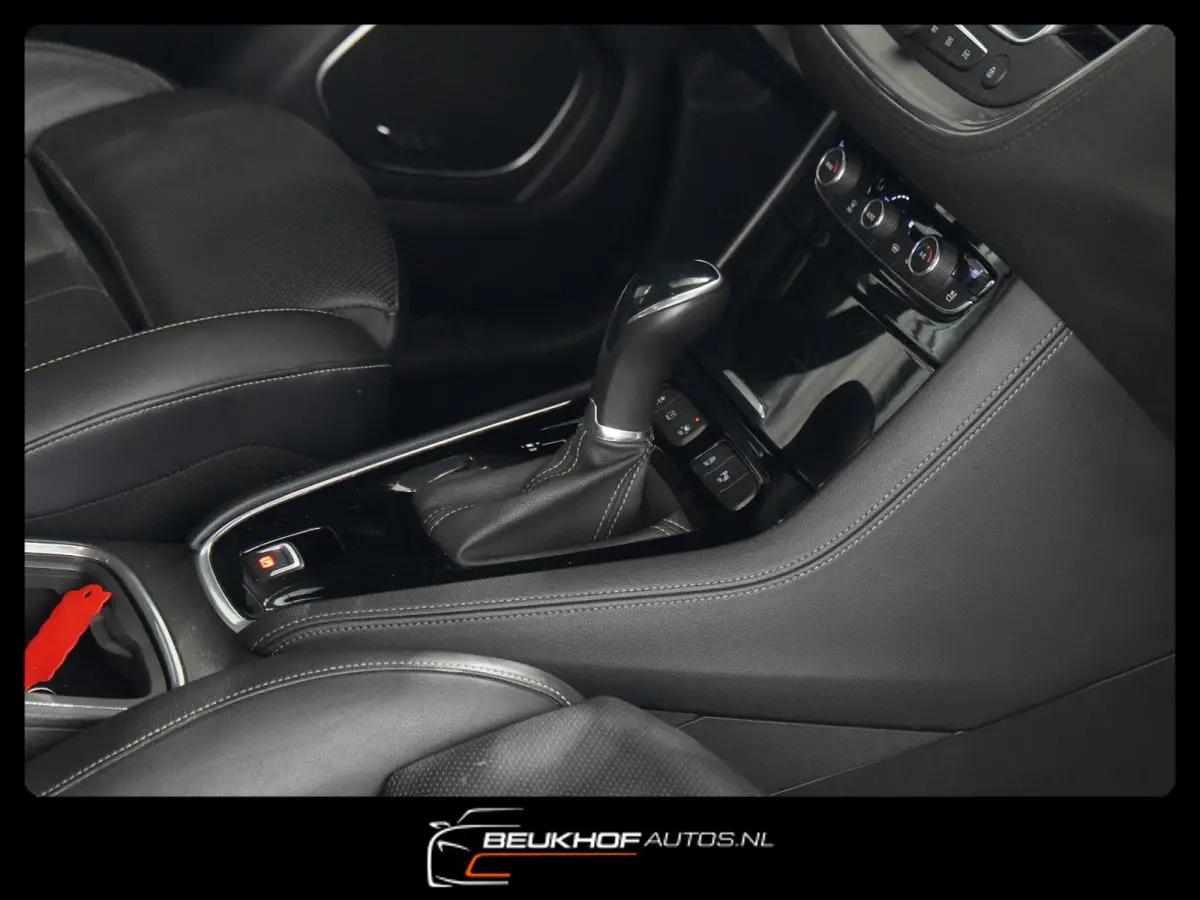 1.2 Turbo Ultimate Leer Trekhaak 360Cam