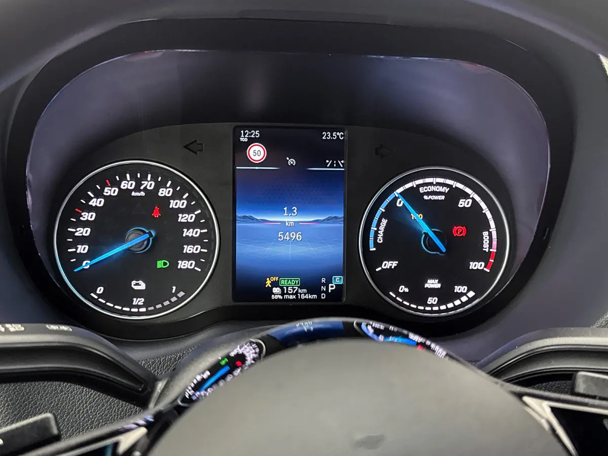 420 L3 Pro 81kWh Bakwagen met Laadklep Navigatie Camera