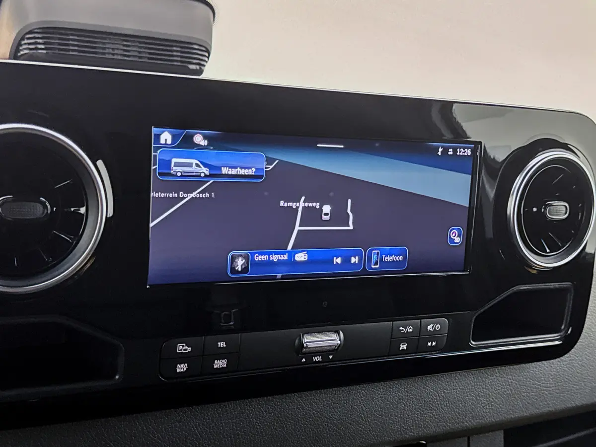 420 L3 Pro 81kWh Bakwagen met Laadklep Navigatie Camera