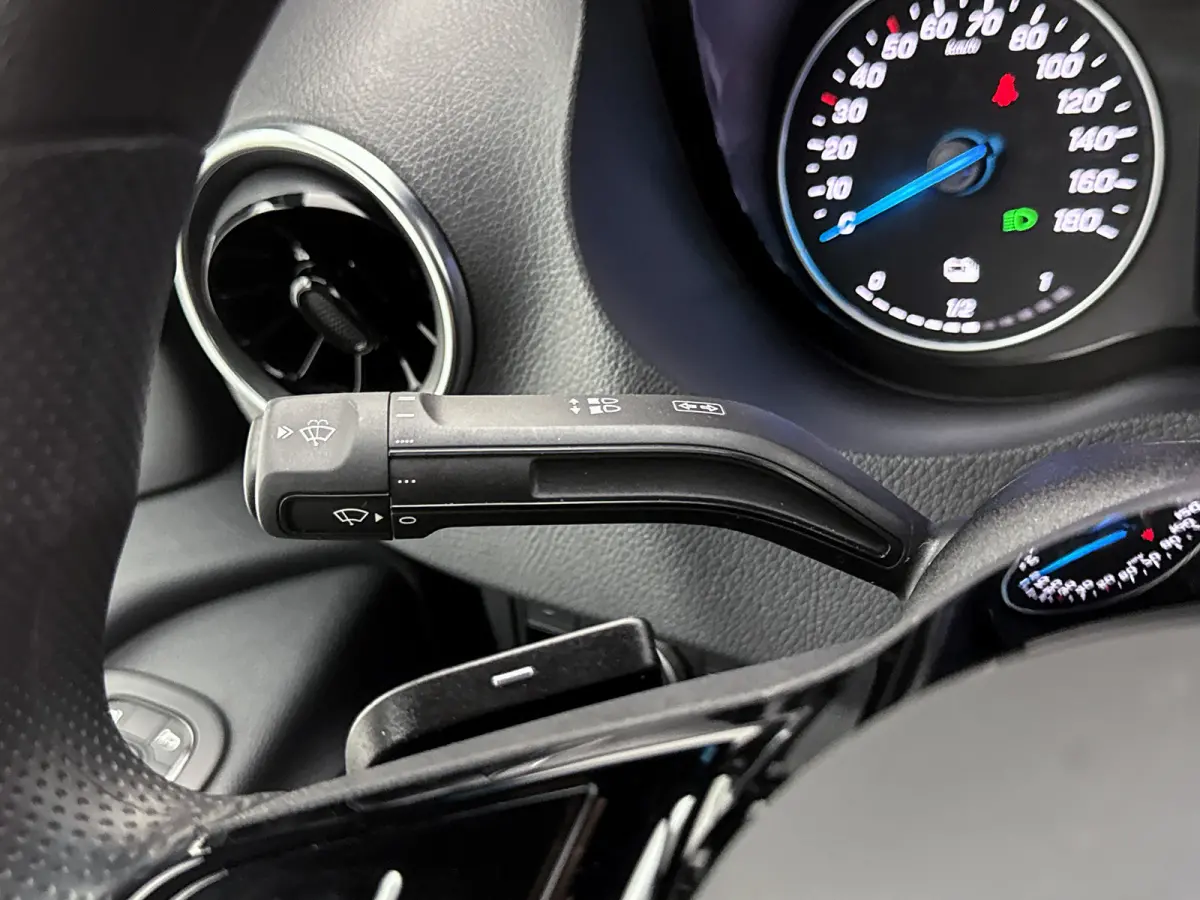 420 L3 Pro 81kWh Bakwagen met Laadklep Navigatie Camera