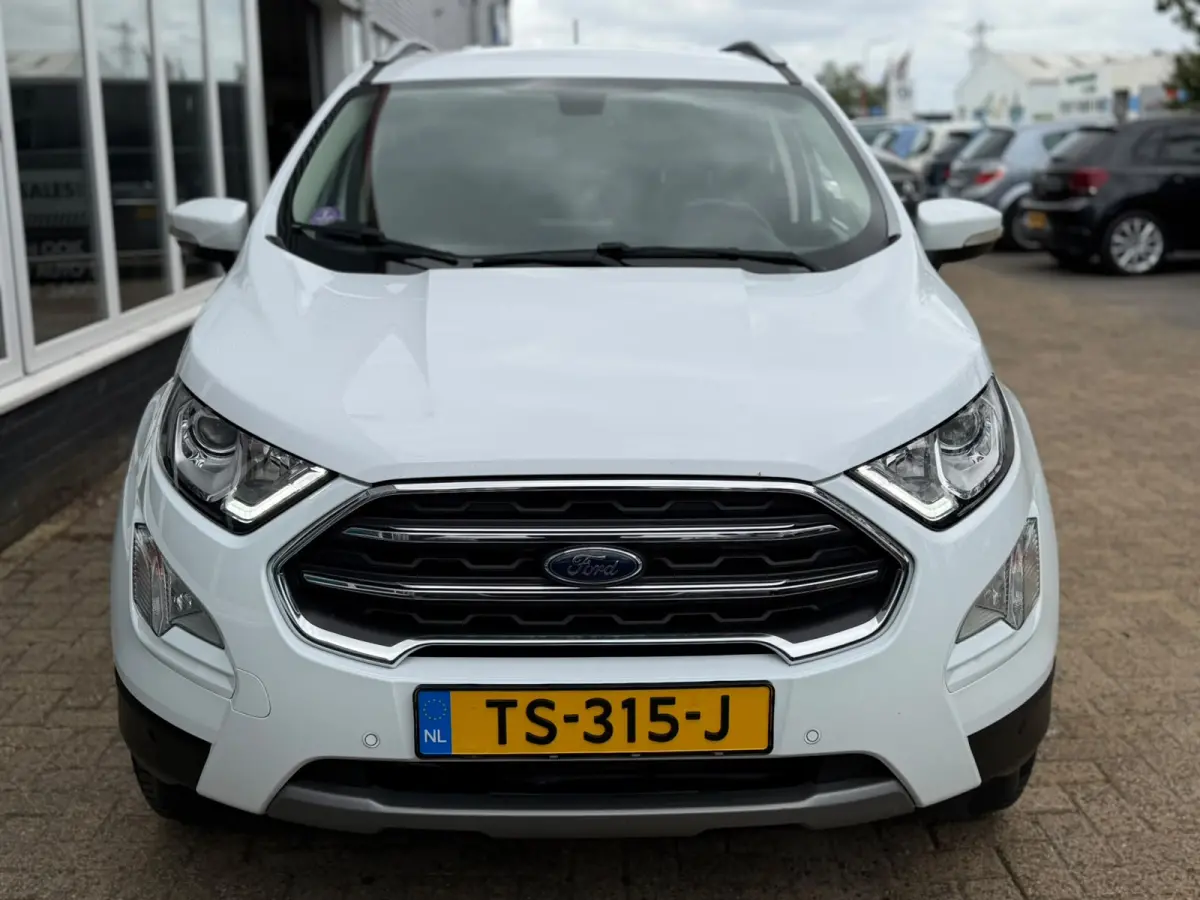1.0 EcoBoost Titanium Ultimate | Apple Carplay | Trekhaak | Stuur & stoelverwarming | Sfeerverlichting