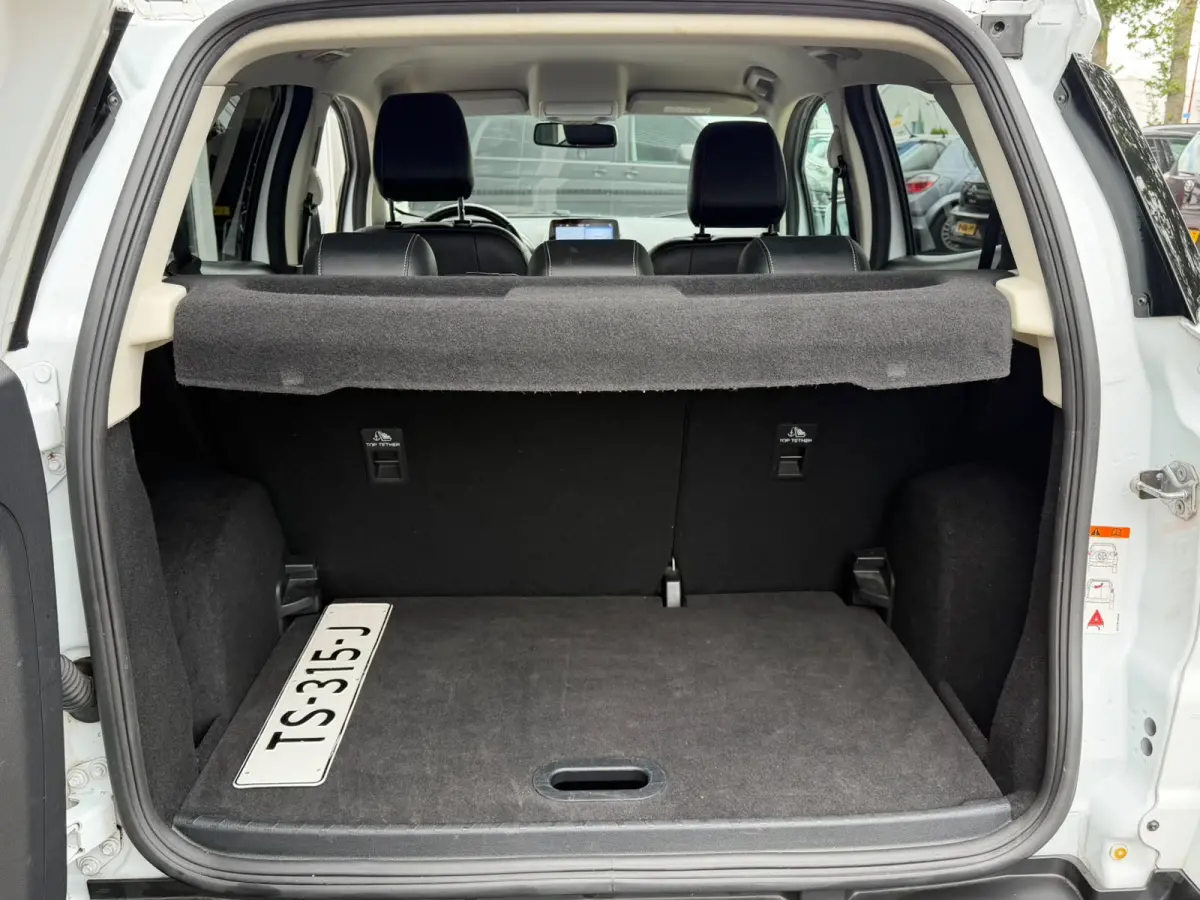 1.0 EcoBoost Titanium Ultimate | Apple Carplay | Trekhaak | Stuur & stoelverwarming | Sfeerverlichting