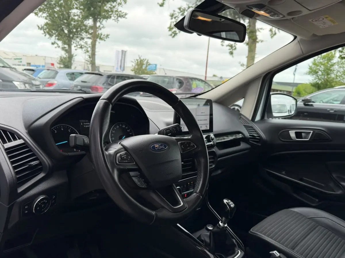1.0 EcoBoost Titanium Ultimate | Apple Carplay | Trekhaak | Stuur & stoelverwarming | Sfeerverlichting