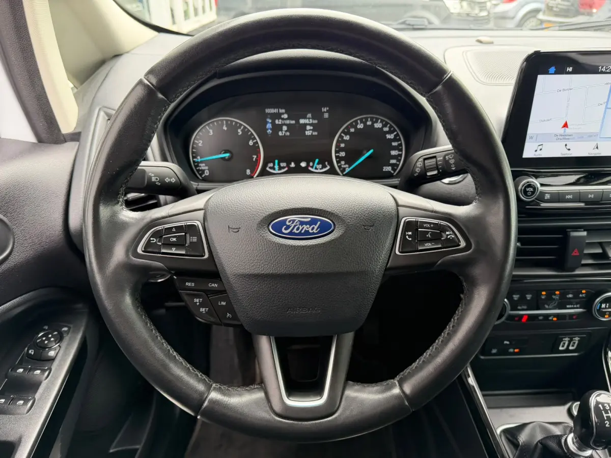 1.0 EcoBoost Titanium Ultimate | Apple Carplay | Trekhaak | Stuur & stoelverwarming | Sfeerverlichting