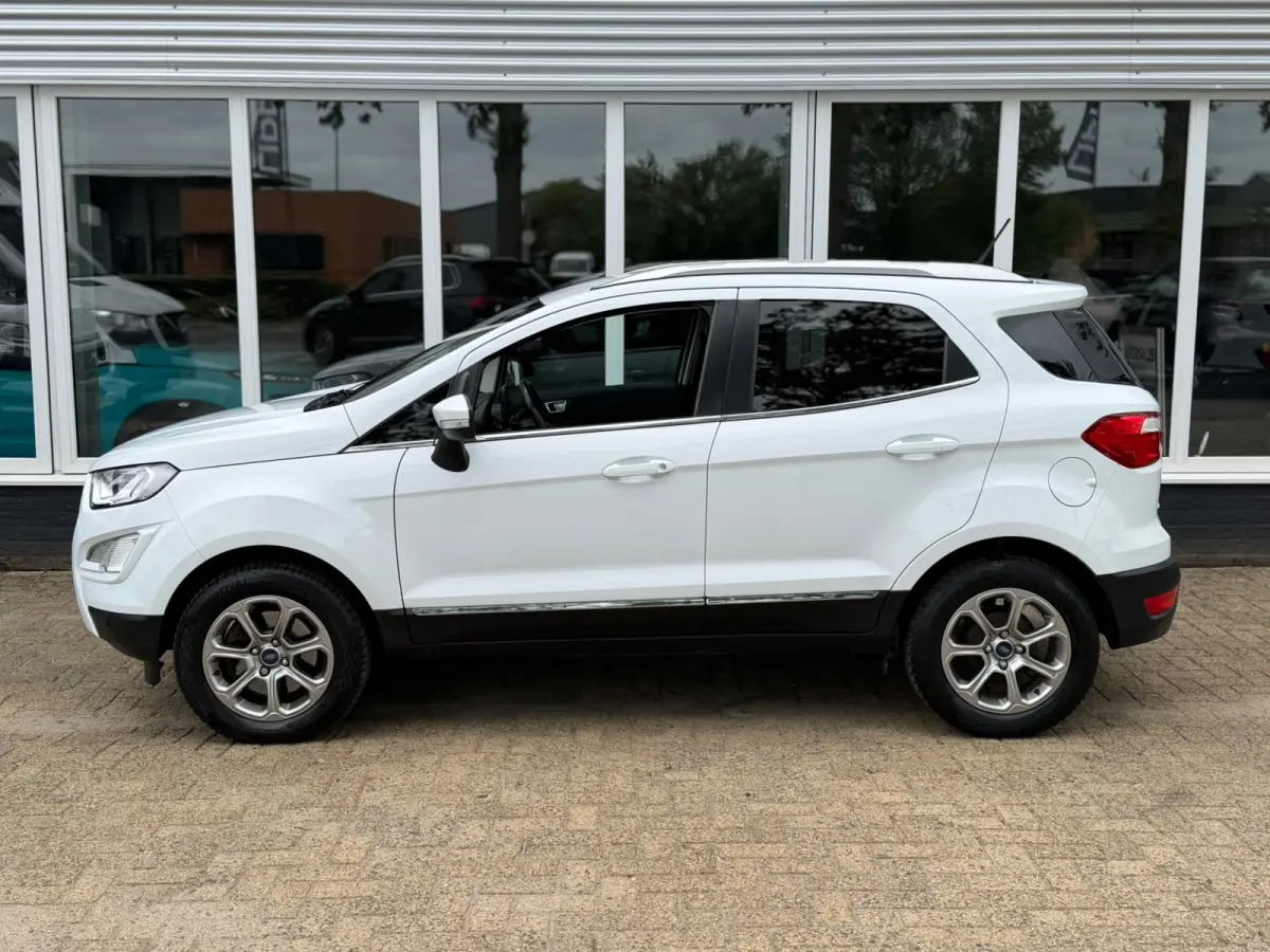 1.0 EcoBoost Titanium Ultimate | Apple Carplay | Trekhaak | Stuur & stoelverwarming | Sfeerverlichting