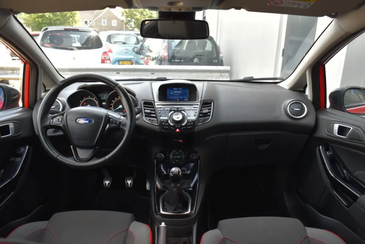 1.0 EcoBoost Red/Black Edition 140PK