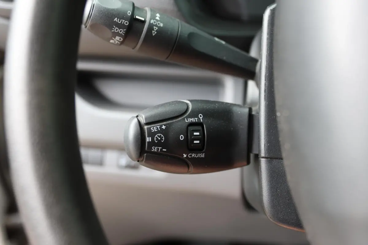 Bestel 226C 1.6 BlueHDI 95 Premium