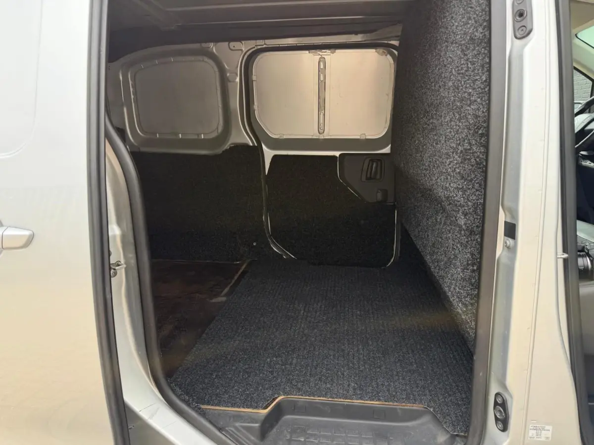 Bestel 226C 1.6 BlueHDI 95 Premium