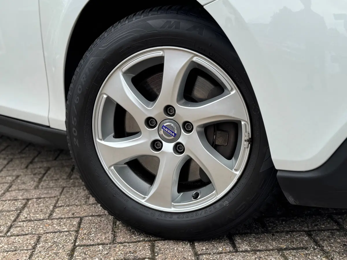 1.5 T3 Nordic+ 2016 AUT NAVI Trekh