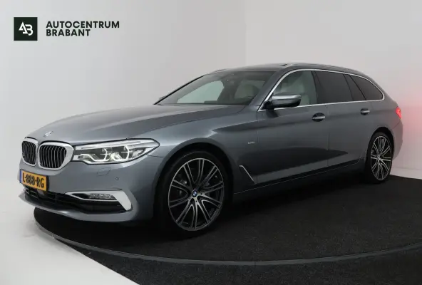 530i High Executive (PANORAMADAK, SFEERVERLICHTING, ELEKTR STOELEN, STOEL/STUUR VERWARMING, CAMERA)