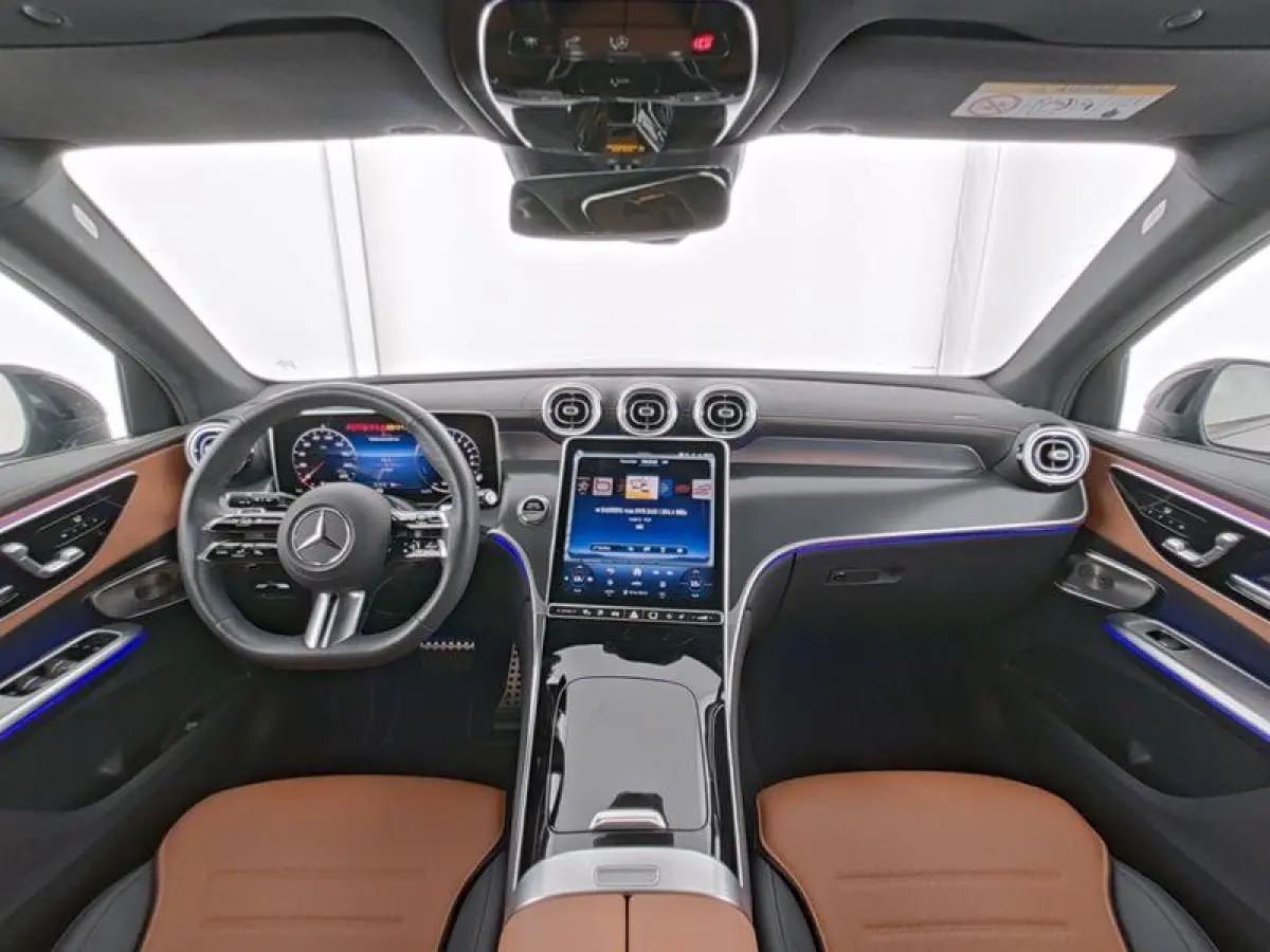 400e 4MATIC AMG Line Panoramadak  / Rijassistentie + / Burmester / 360 camera / Memory Seats / Elektr. Trekhaak / Winterpakket /
