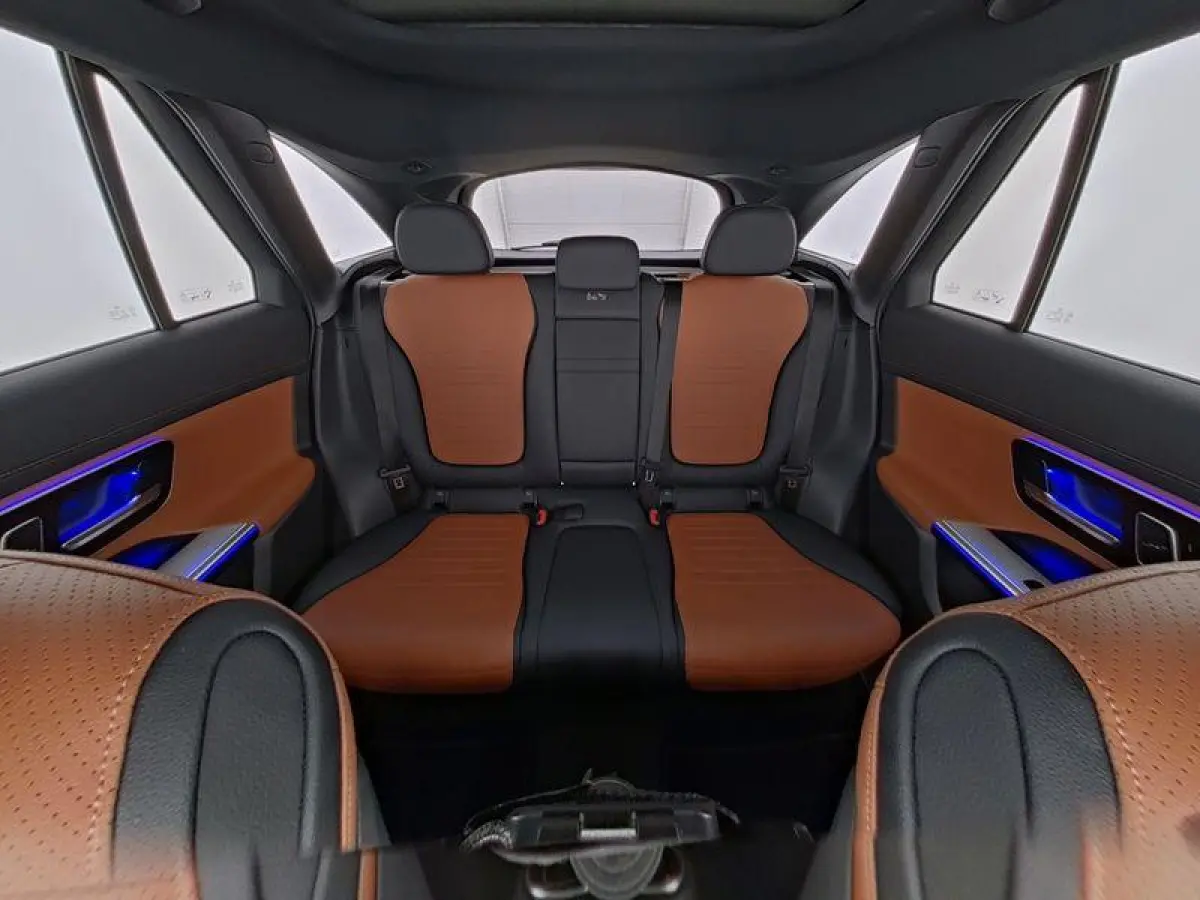400e 4MATIC AMG Line Panoramadak  / Rijassistentie + / Burmester / 360 camera / Memory Seats / Elektr. Trekhaak / Winterpakket /