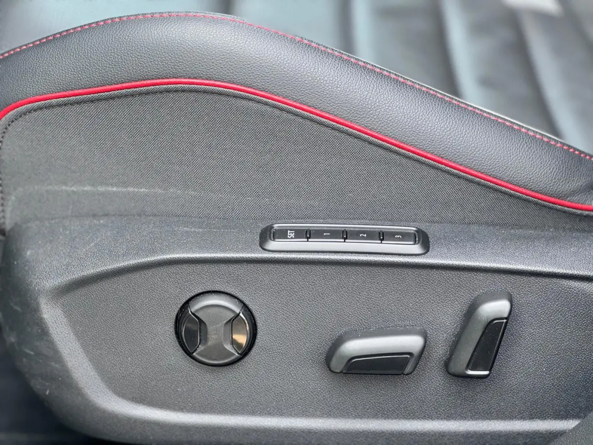 2.0 TSI GTI Pano/Camera/Matrix