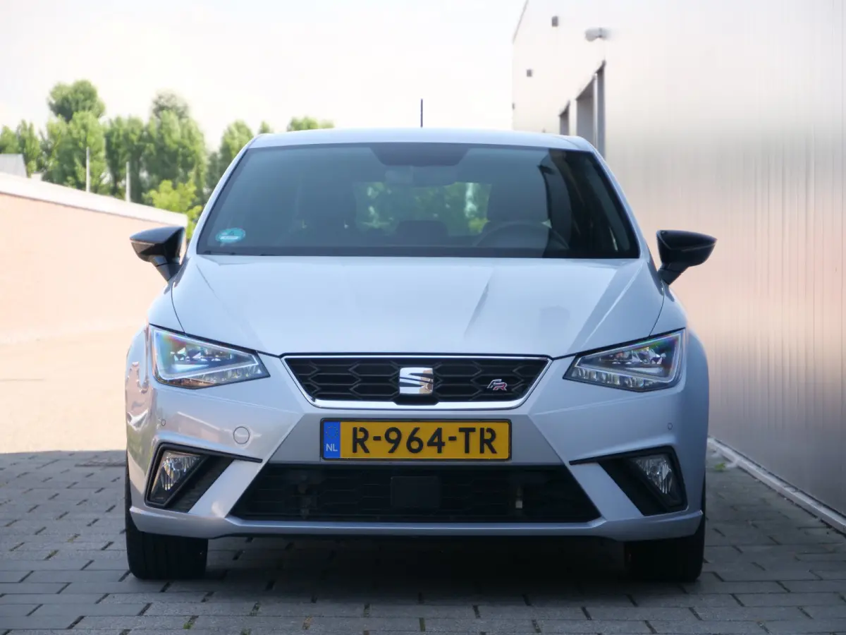 1.0 TSI FR Business Intense 110Pk Apple Carplay / Camera / PDC / Navi / Cruise Control