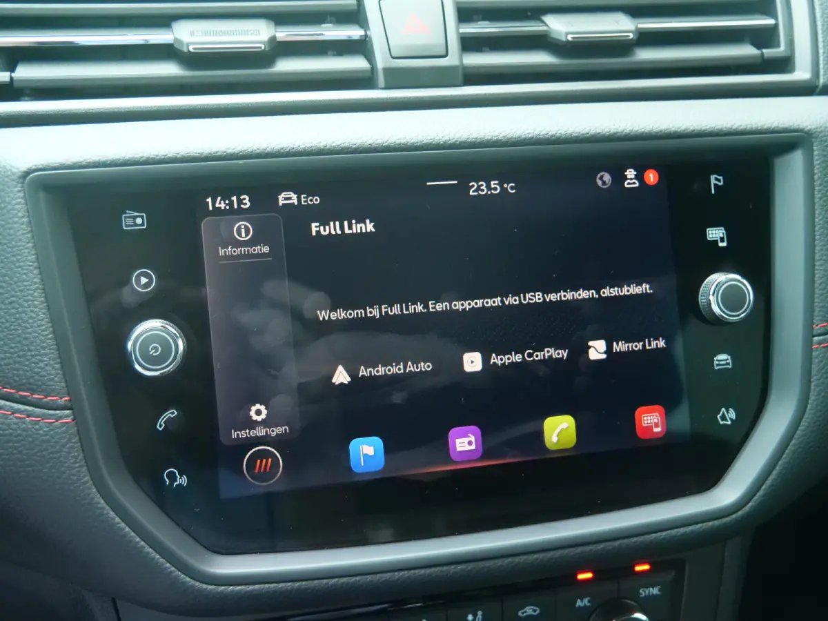 1.0 TSI FR Business Intense 110Pk Apple Carplay / Camera / PDC / Navi / Cruise Control