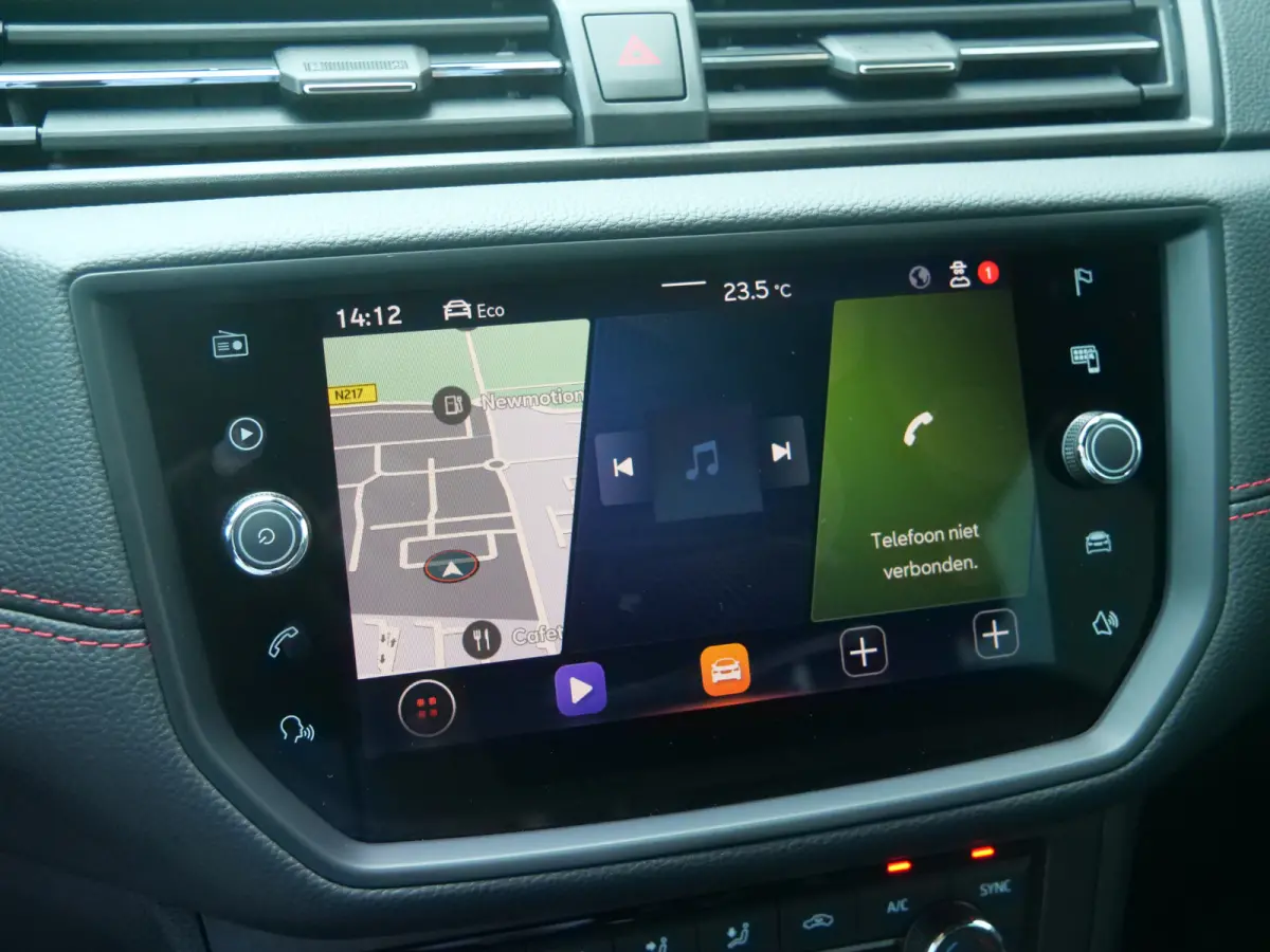 1.0 TSI FR Business Intense 110Pk Apple Carplay / Camera / PDC / Navi / Cruise Control