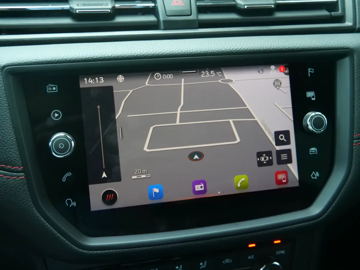 1.0 TSI FR Business Intense 110Pk Apple Carplay / Camera / PDC / Navi / Cruise Control