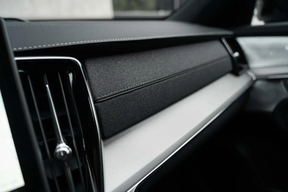 T8 Ultra Black Edition B&W Pano Lucht Massage 22"