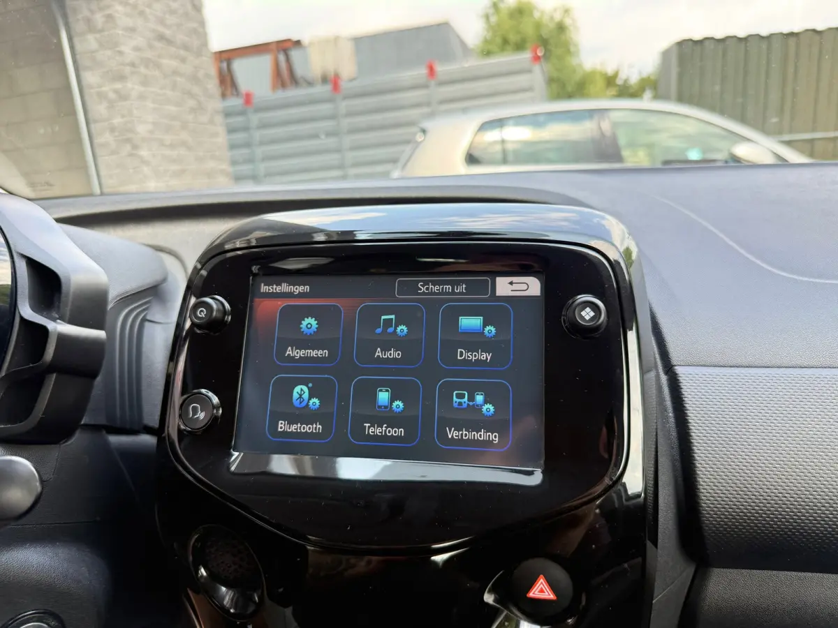 1.0 VTi JCC+ | Incl btw | Camera | Apple Carplay | Stoelverwarming | CLIMA | 5 Deurs | Bluetooth | 1e eigenaar |