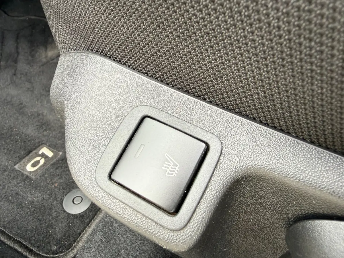 1.0 VTi JCC+ | Incl btw | Camera | Apple Carplay | Stoelverwarming | CLIMA | 5 Deurs | Bluetooth | 1e eigenaar |