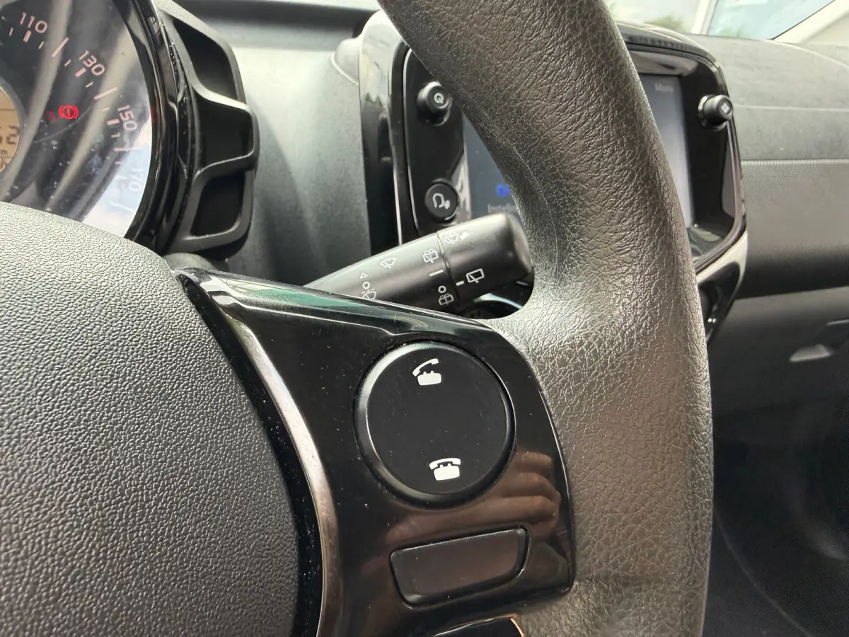 1.0 VTi JCC+ | Incl btw | Camera | Apple Carplay | Stoelverwarming | CLIMA | 5 Deurs | Bluetooth | 1e eigenaar |