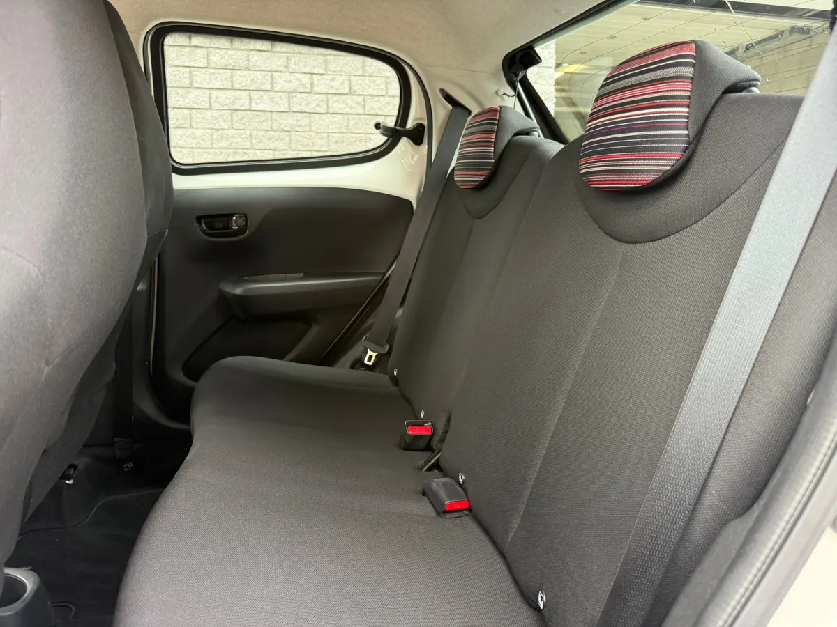 1.0 VTi JCC+ | Incl btw | Camera | Apple Carplay | Stoelverwarming | CLIMA | 5 Deurs | Bluetooth | 1e eigenaar |