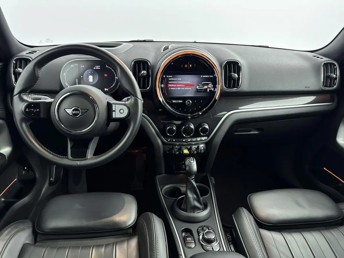 1.5 Cooper SE ALL4 Classic | Head-up display | Achteruitrijcamera | Stoelverwarming | Leder | Navigatie | Keyless | Afneembare Trekhaak