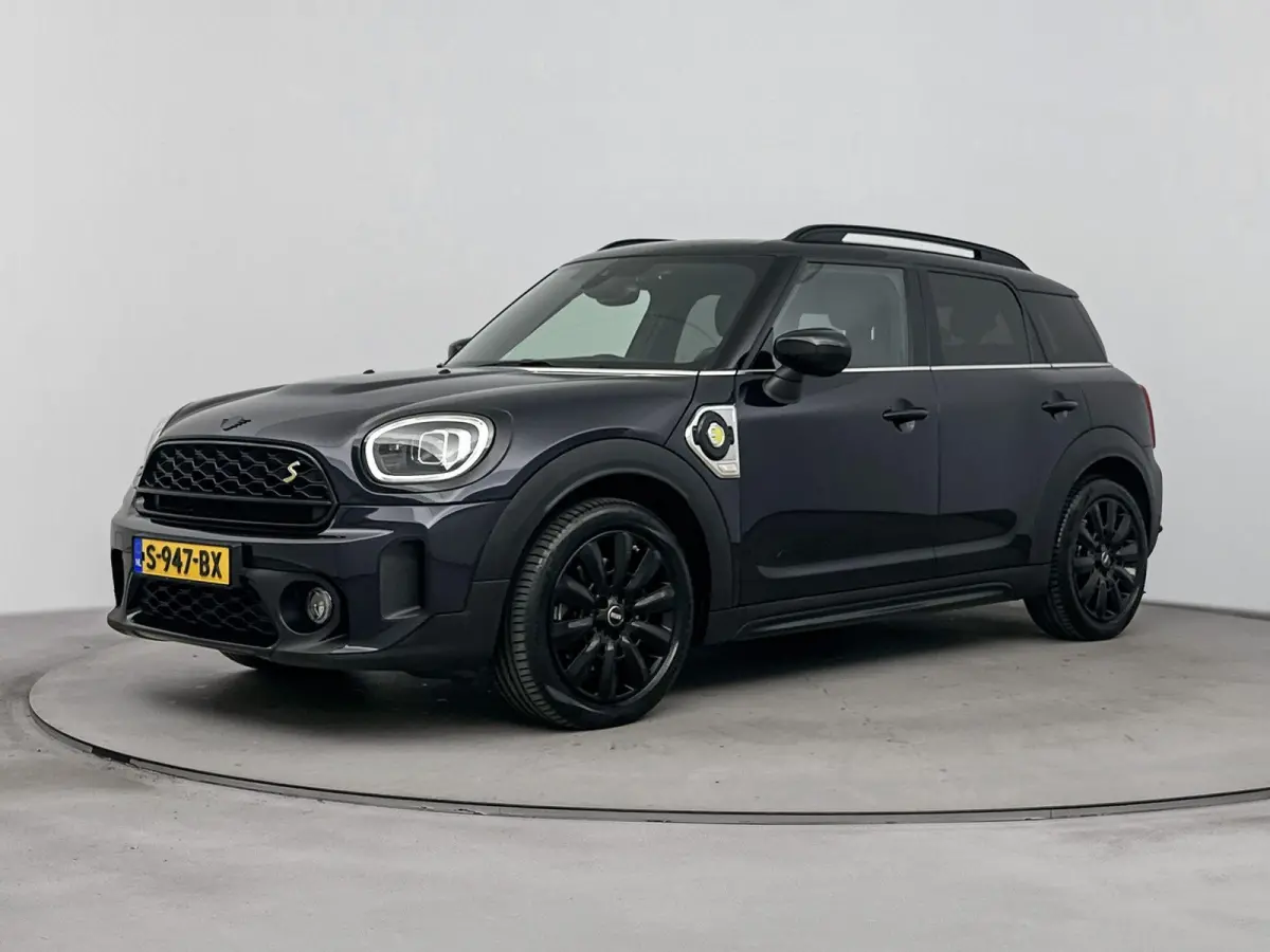 1.5 Cooper SE ALL4 Classic | Head-up display | Achteruitrijcamera | Stoelverwarming | Leder | Navigatie | Keyless | Afneembare Trekhaak