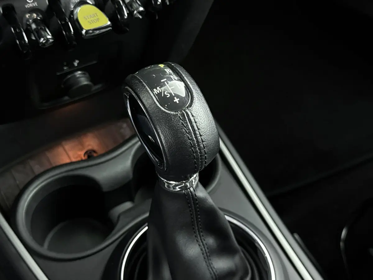 1.5 Cooper SE ALL4 Classic | Head-up display | Achteruitrijcamera | Stoelverwarming | Leder | Navigatie | Keyless | Afneembare Trekhaak