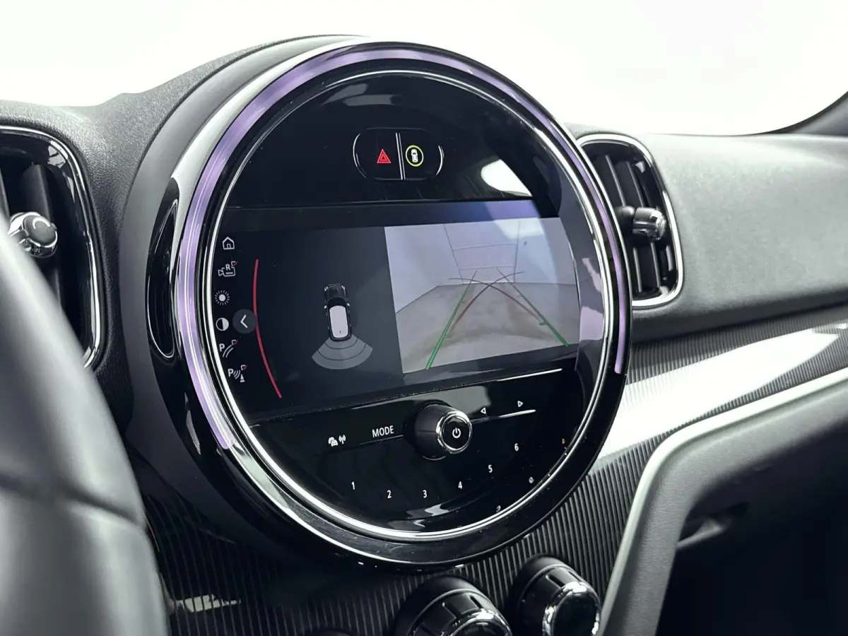 1.5 Cooper SE ALL4 Classic | Head-up display | Achteruitrijcamera | Stoelverwarming | Leder | Navigatie | Keyless | Afneembare Trekhaak