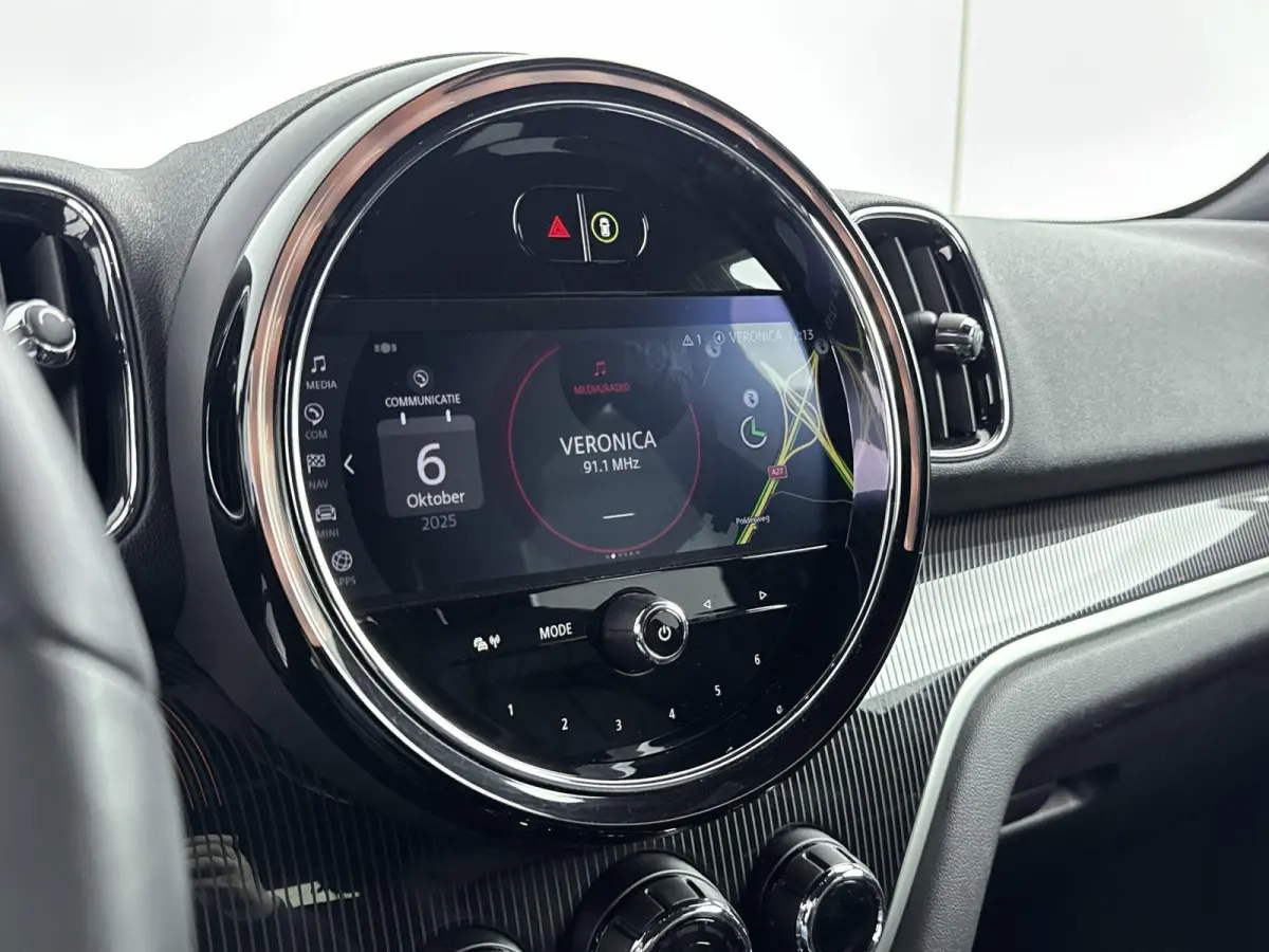 1.5 Cooper SE ALL4 Classic | Head-up display | Achteruitrijcamera | Stoelverwarming | Leder | Navigatie | Keyless | Afneembare Trekhaak