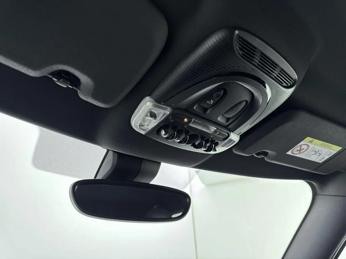 1.5 Cooper SE ALL4 Classic | Head-up display | Achteruitrijcamera | Stoelverwarming | Leder | Navigatie | Keyless | Afneembare Trekhaak