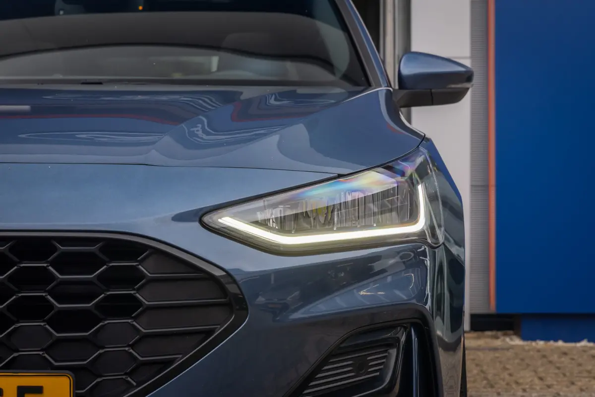 1.0 EcoBoost Hybrid ST Line X | Pano-dak | B&O | Adap.cruise | 18'' | Camera | Stuur/stoel/voorruit verwarming | Digitaal dashboard | Keyless | Achteruitrijcamera | Apple Carplay/Android Aut