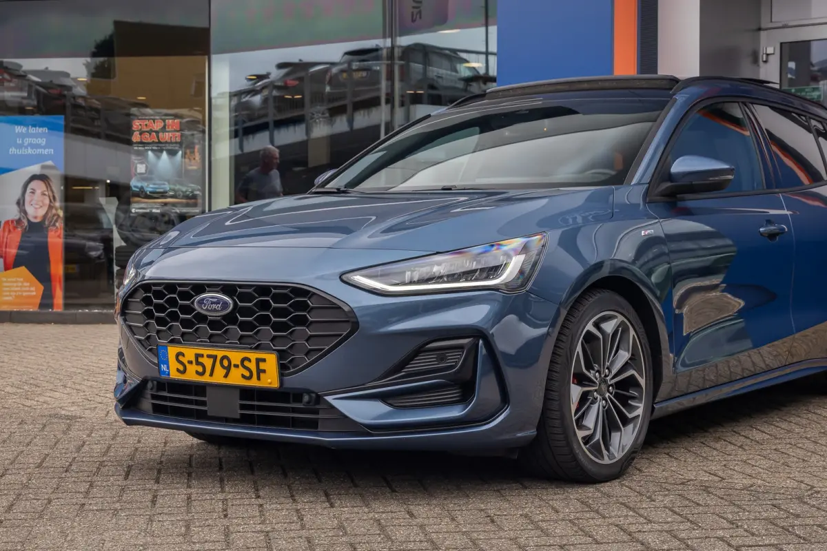 1.0 EcoBoost Hybrid ST Line X | Pano-dak | B&O | Adap.cruise | 18'' | Camera | Stuur/stoel/voorruit verwarming | Digitaal dashboard | Keyless | Achteruitrijcamera | Apple Carplay/Android Aut