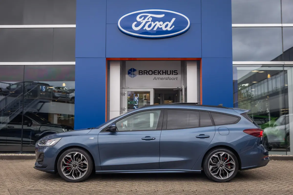 1.0 EcoBoost Hybrid ST Line X | Pano-dak | B&O | Adap.cruise | 18'' | Camera | Stuur/stoel/voorruit verwarming | Digitaal dashboard | Keyless | Achteruitrijcamera | Apple Carplay/Android Aut