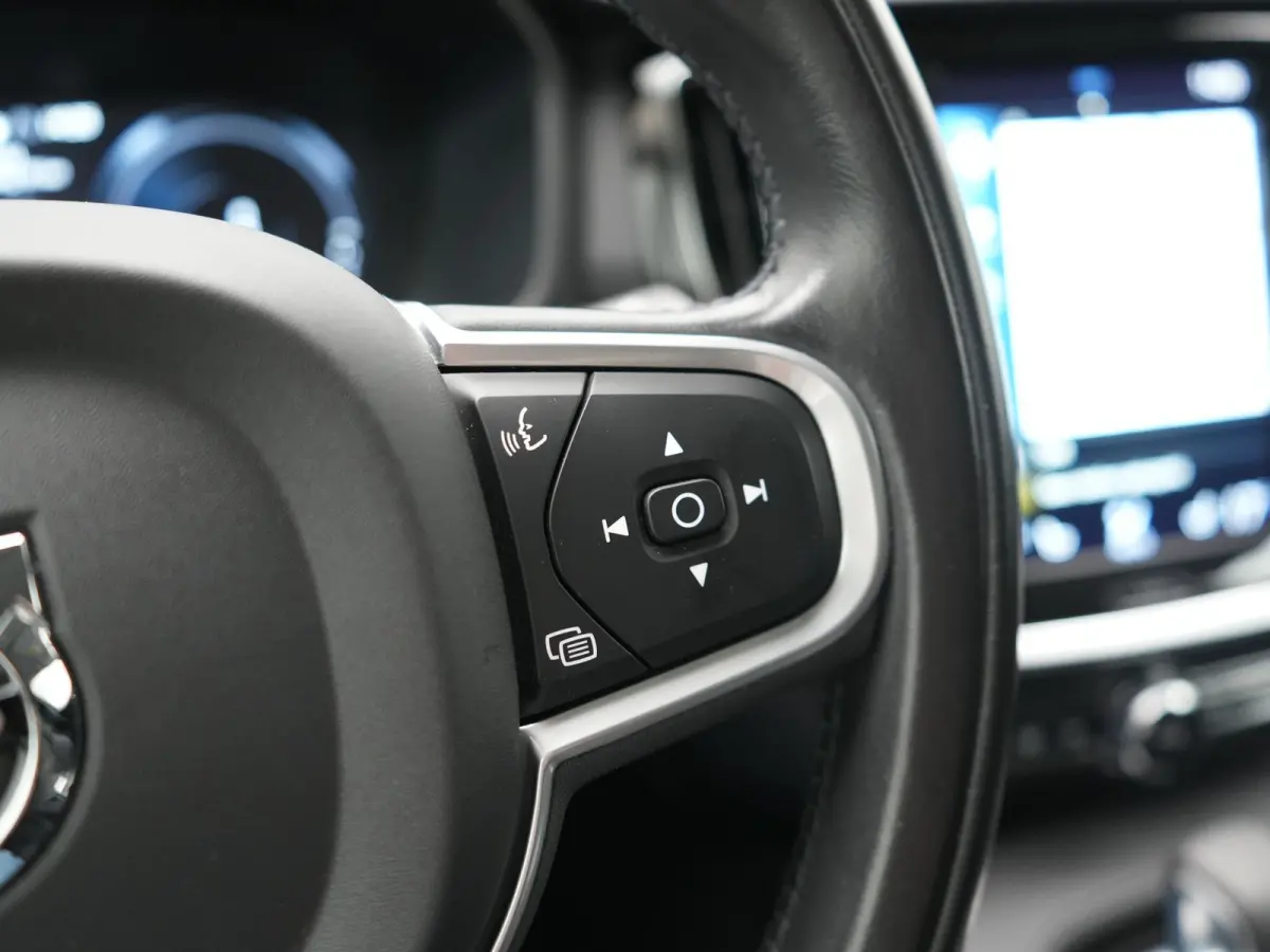 T6 Recharge AWD Inscription PHEV 340pk Dealer O.H | Trekhaak Af Fabriek | Camera | Harman / Kardon | Lederen Sportstoelen Verwarmd | Cruise Control | Apple Carplay | Stuurverwarming | Keyles