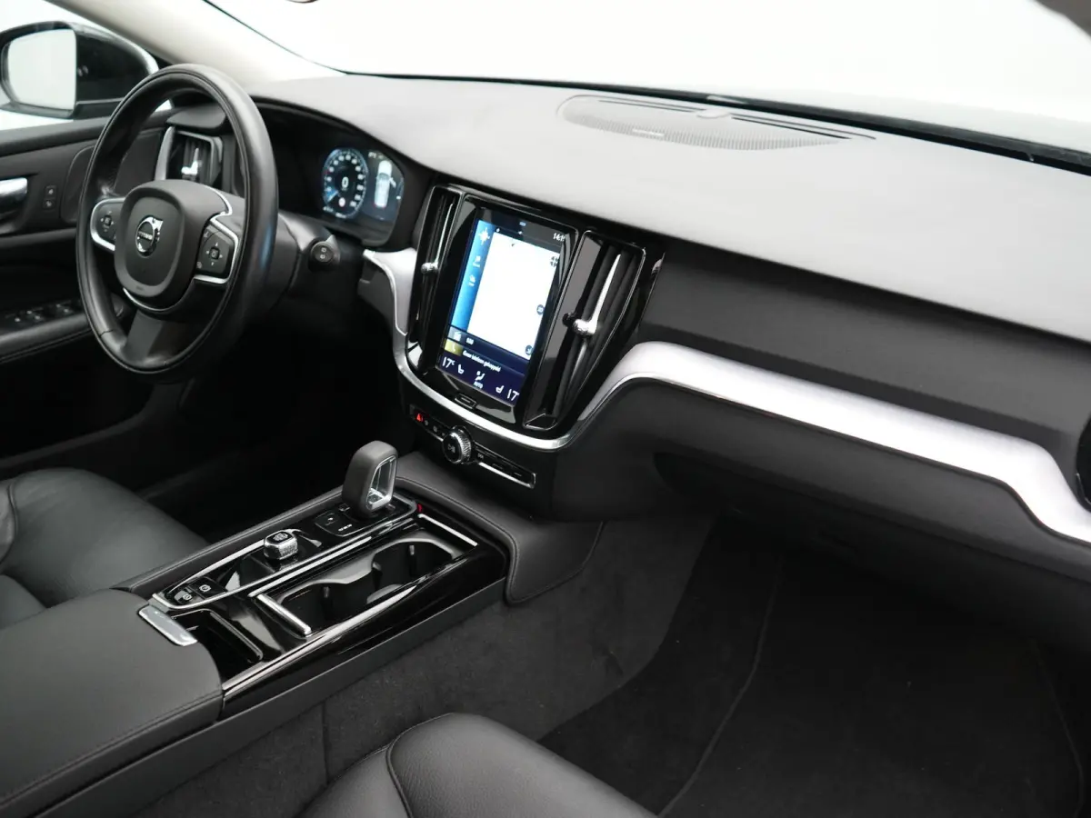 T6 Recharge AWD Inscription PHEV 340pk Dealer O.H | Trekhaak Af Fabriek | Camera | Harman / Kardon | Lederen Sportstoelen Verwarmd | Cruise Control | Apple Carplay | Stuurverwarming | Keyles