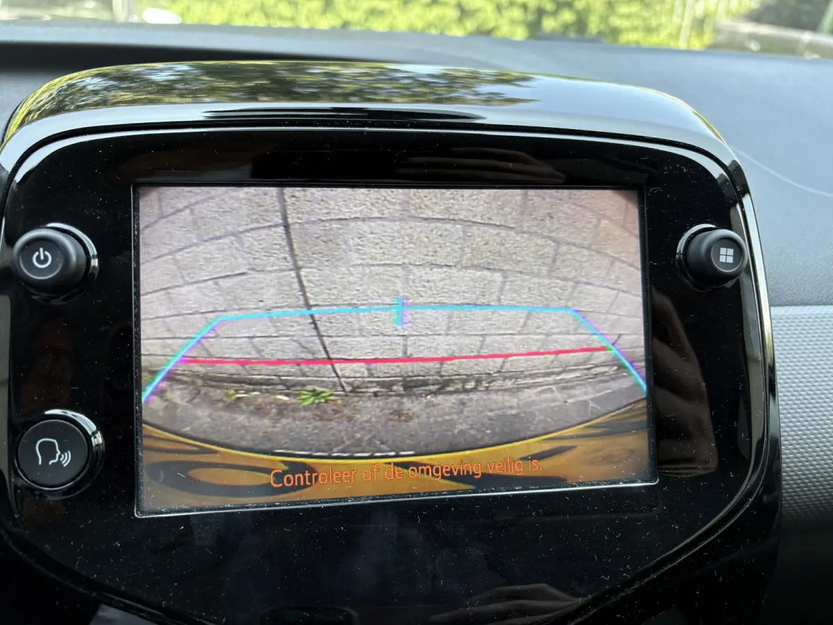 1.0 72pk Allure | Achteruitrijcamera | Apple Carplay / Android Auto | Extra getint glas