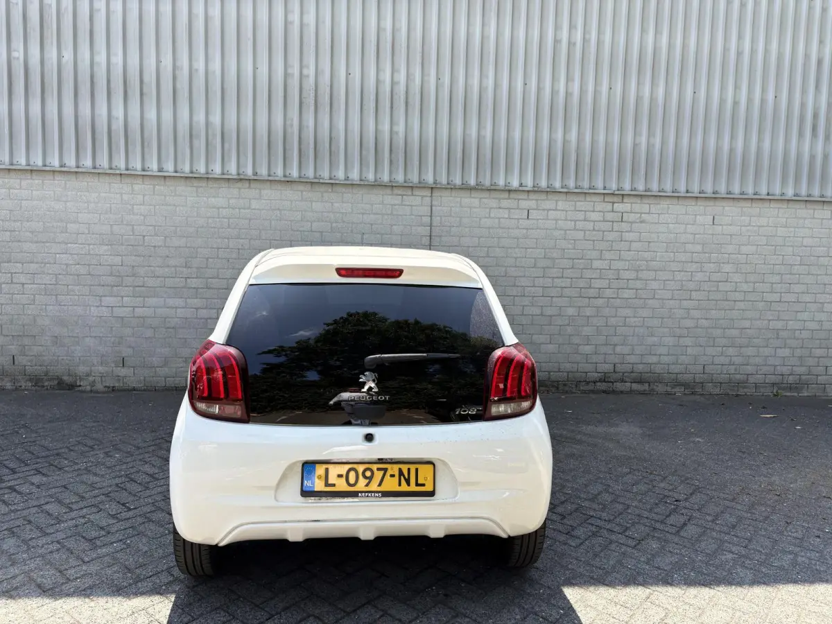 1.0 72pk Allure | Achteruitrijcamera | Apple Carplay / Android Auto | Extra getint glas
