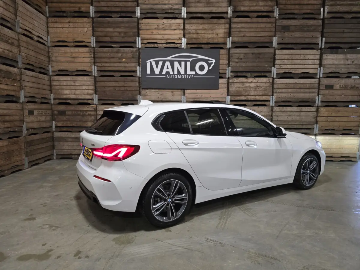 118i High Executive Sport Line Pano LED VCP PDC Trekhaak LM