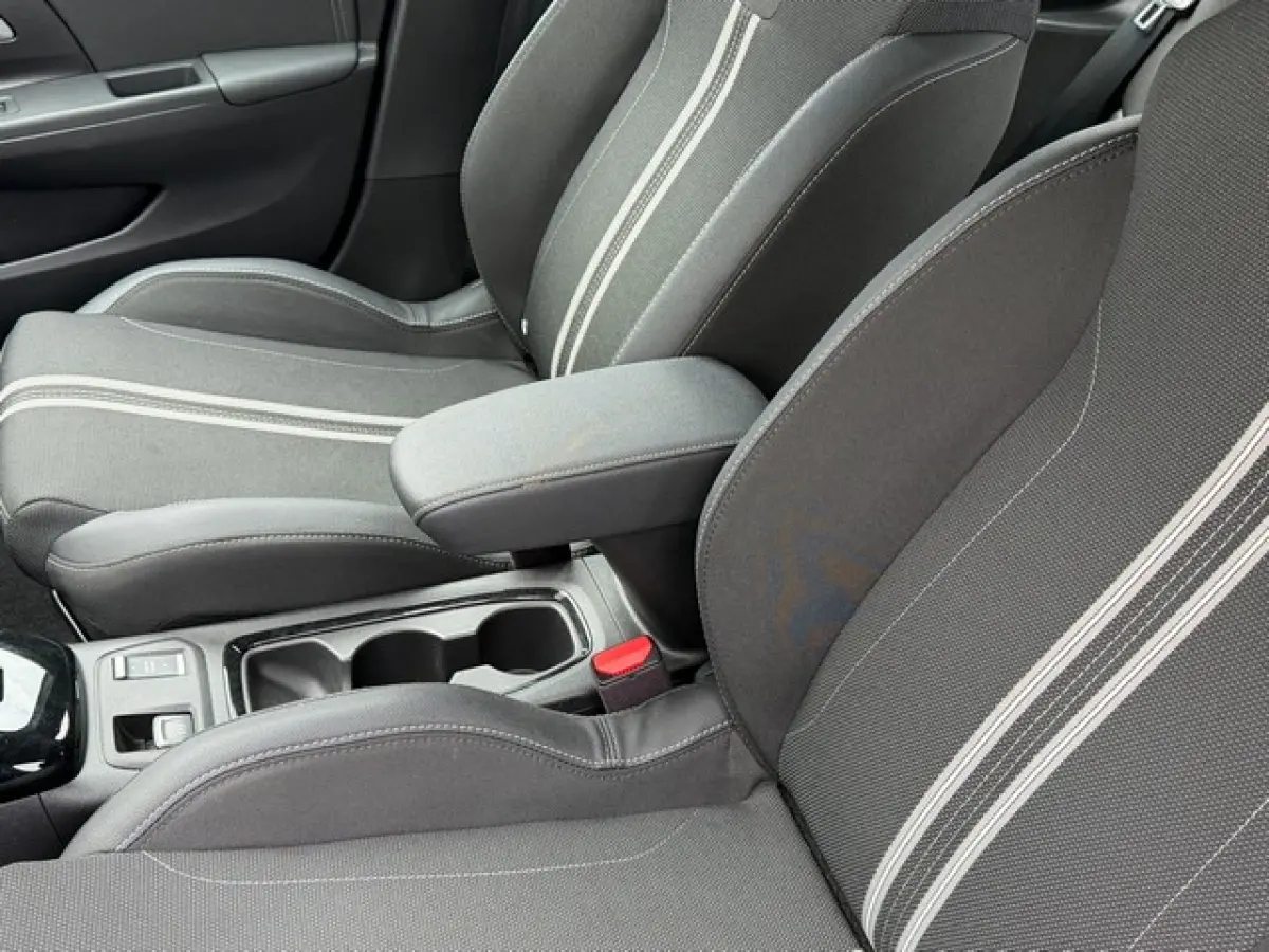 1.2 Turbo Hybrid GS met CarPlay, Camera, 17inch Velgen, LED, Dodehoek