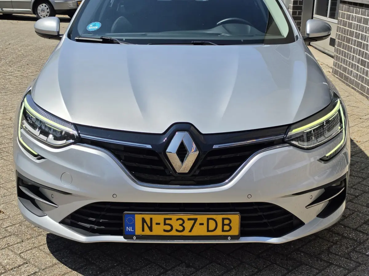 1.0 TCe Business Zen Camera Navi Carplay Incl Btw