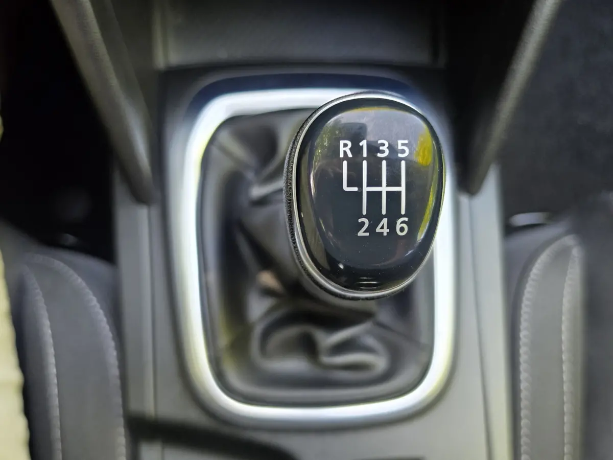 1.0 TCe Business Zen Camera Navi Carplay Incl Btw