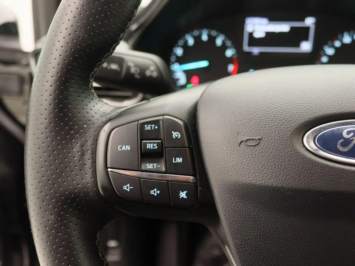 1.0 EcoBoost Titanium | Apple Carplay/Android Auto | Airconditioning | Cruise Control | Lichtmetalen Velgen |