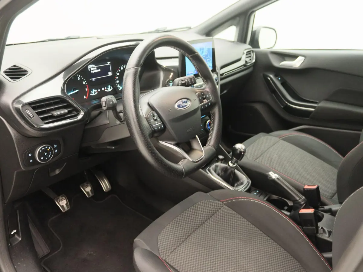 1.0 EcoBoost Titanium | Apple Carplay/Android Auto | Airconditioning | Cruise Control | Lichtmetalen Velgen |