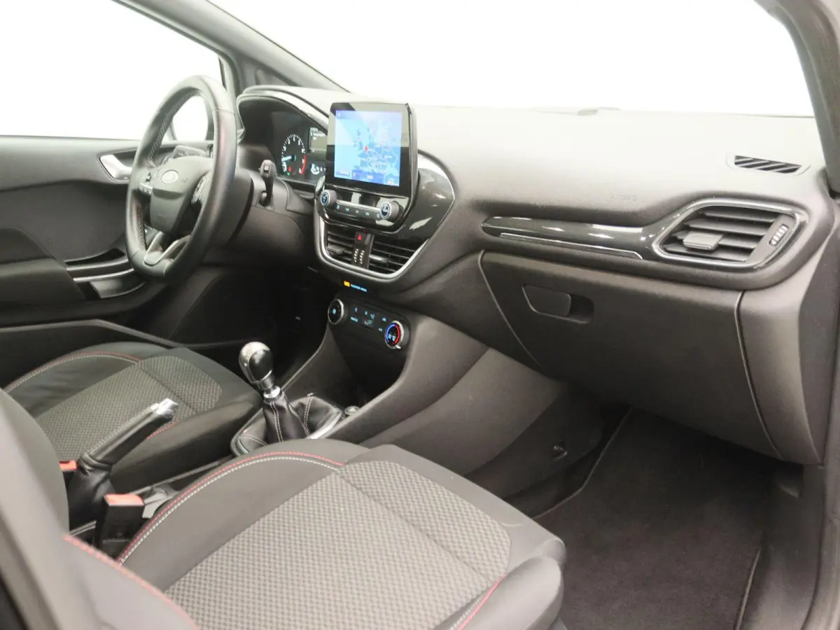 1.0 EcoBoost Titanium | Apple Carplay/Android Auto | Airconditioning | Cruise Control | Lichtmetalen Velgen |