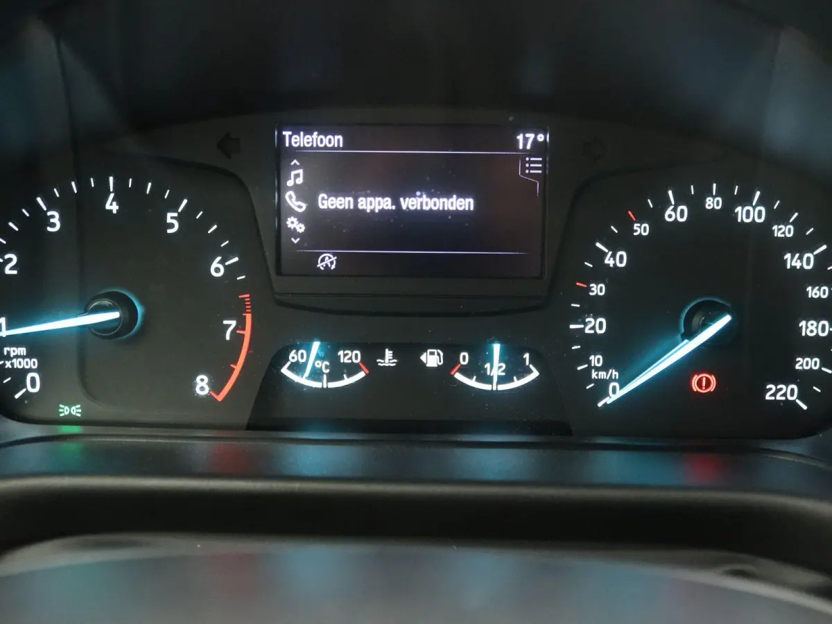 1.0 EcoBoost Titanium | Apple Carplay/Android Auto | Airconditioning | Cruise Control | Lichtmetalen Velgen |