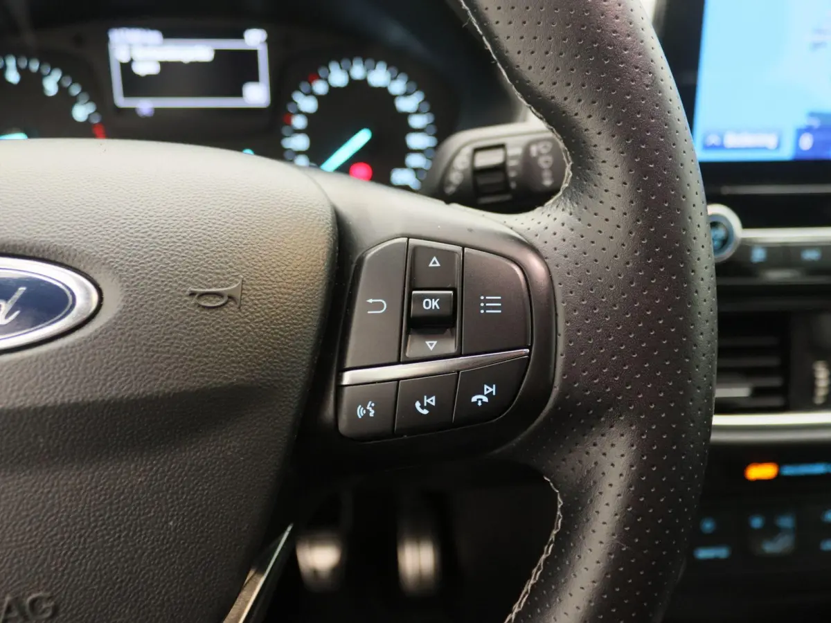 1.0 EcoBoost Titanium | Apple Carplay/Android Auto | Airconditioning | Cruise Control | Lichtmetalen Velgen |